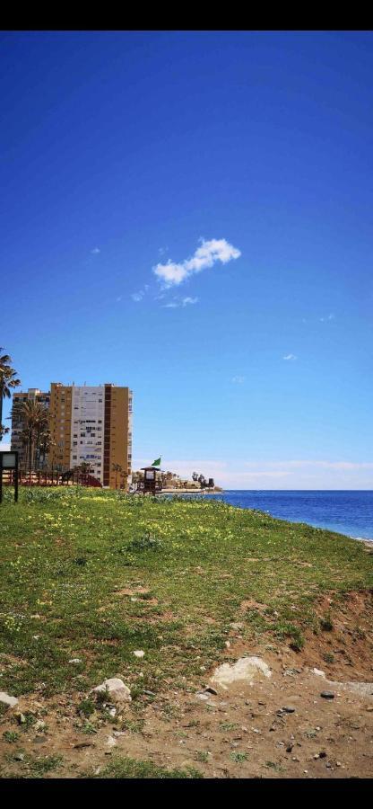 Studio On The Beach Front Lägenhet Málaga Exteriör bild