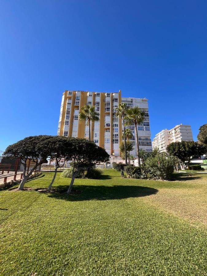 Studio On The Beach Front Lägenhet Málaga Exteriör bild