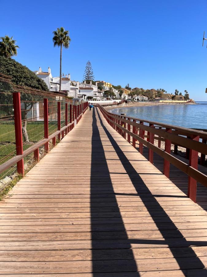 Studio On The Beach Front Lägenhet Málaga Exteriör bild